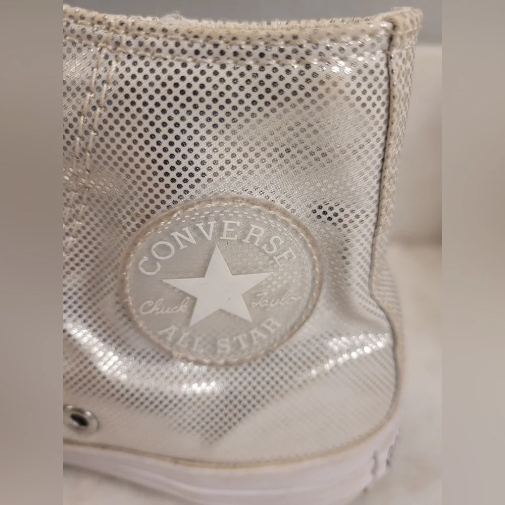 Converse Chuck Taylor Allstars High Tops - White Metallic Size 1